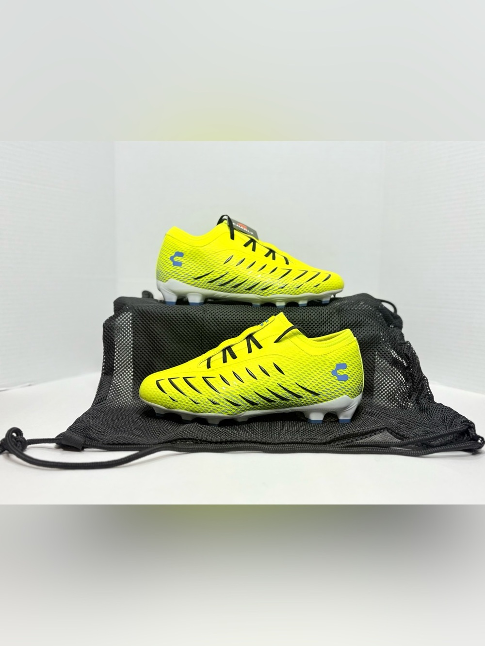 Men's Neon Yellow Soccer Cleats - Lightweight Performance size 7.5